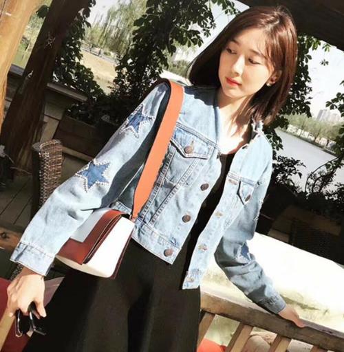 唐嫣刘雯同款牛皮小方包搭配：彰显时尚潮流（图）