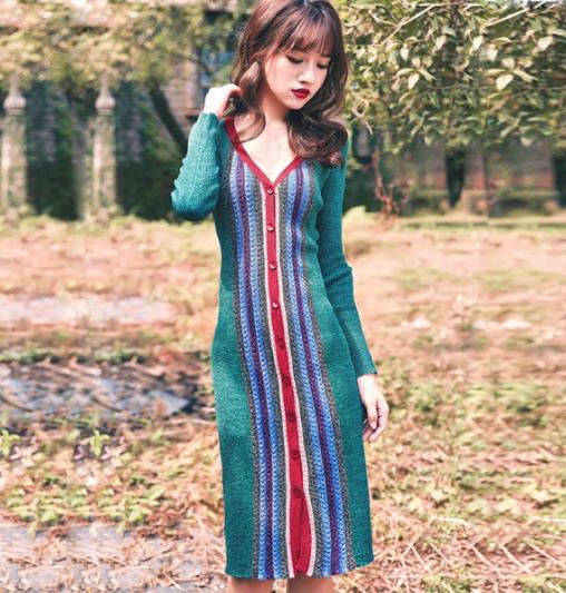 V领宽松系带羊绒裙搭配毛呢大衣：知性又大气（图）