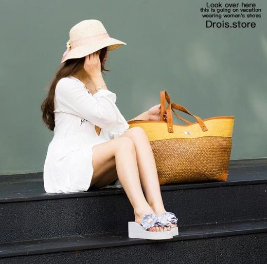 连衣裙搭配厚底花朵拖鞋:5款拖鞋尽显优雅女人味 连衣裙搭配厚底花朵拖鞋:5款拖鞋尽显优雅女人味