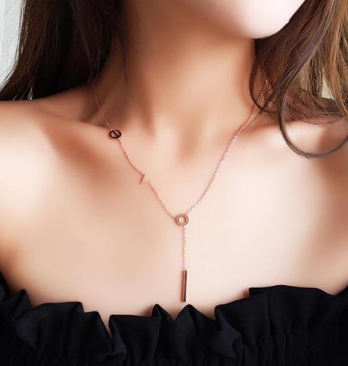 罗子君同款百搭锁骨链的多种搭配：时尚优雅（图）