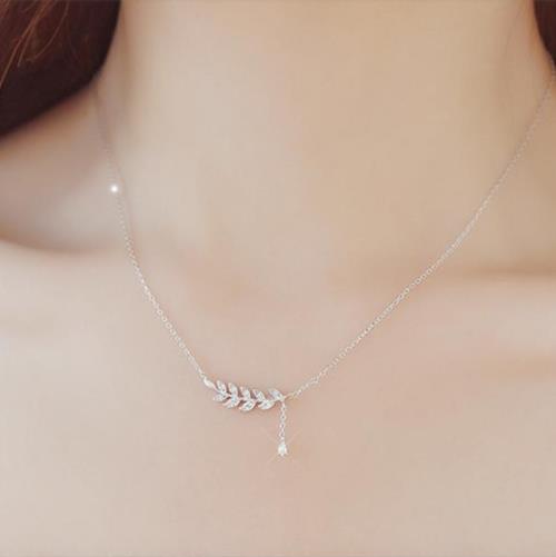 罗子君同款百搭锁骨链的多种搭配：时尚优雅（图）