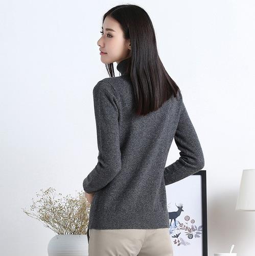 皮裤搭配拼贴雪花高领毛衣:时尚显瘦毛衣搭配(图) 皮裤搭配拼贴雪花高领毛衣:时尚显瘦毛衣搭配(图)