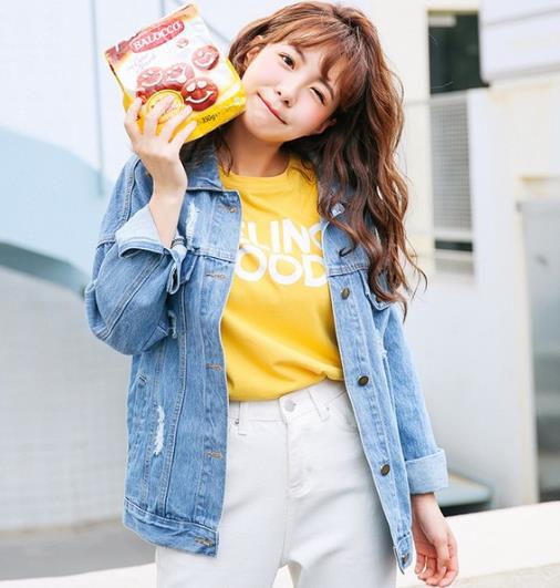 秋冬新款中长款双排扣宽松风衣:时尚洋气又保暖 秋冬新款中长款双排扣宽松风衣:时尚洋气又保暖