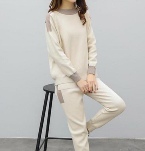 单穿打底都很美的撞色短裙套装：简约洋气（图）