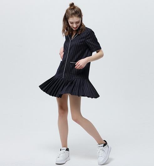 印花喇叭袖连衣裙搭配凉鞋：6款连衣裙6款连衣裙清凉一夏