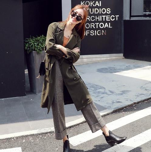 宽松麂皮绒休闲风衣这样搭配彰显优雅简约大牌范儿