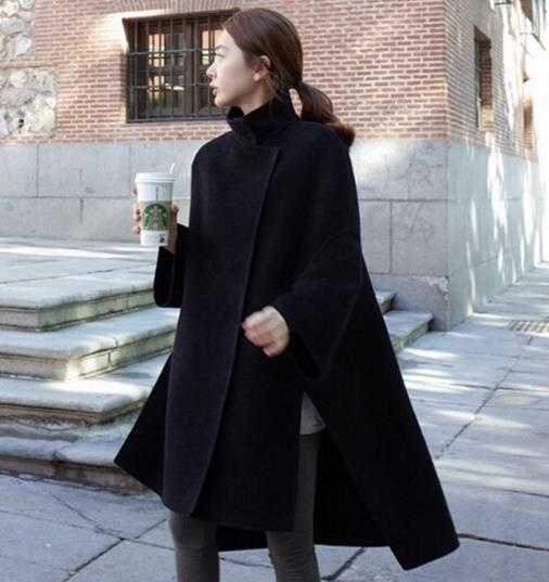 马丁靴搭配格纹系带宽松毛呢外套：名媛学院范（图）