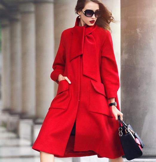 马丁靴搭配格纹系带宽松毛呢外套：名媛学院范（图）