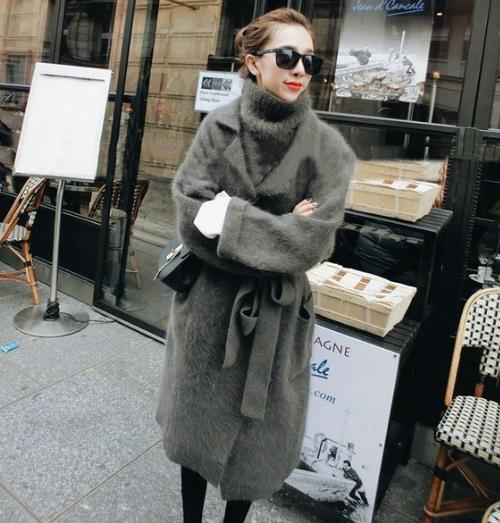 短靴搭配复古麻花粗线毛衣开衫:复古文艺范(图) 短靴搭配复古麻花粗线毛衣开衫:复古文艺范(图)