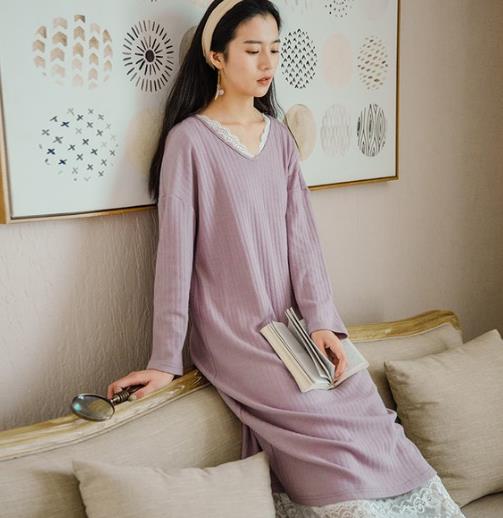 外穿内搭都好看的V领蕾丝拼接连衣裙搭配分享(图) 外穿内搭都好看的V领蕾丝拼接连衣裙搭配分享(图)