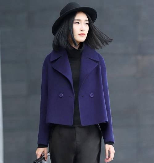 连衣裙搭配大翻领直筒毛呢短外套：优雅干练气质