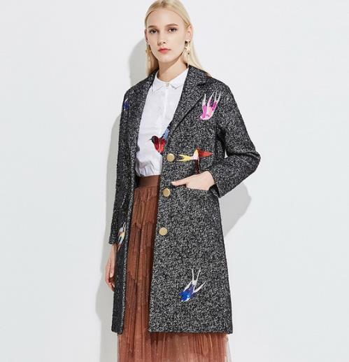 阔腿裤搭配纯色开叉茧型大衣：优雅知性显气质（图）