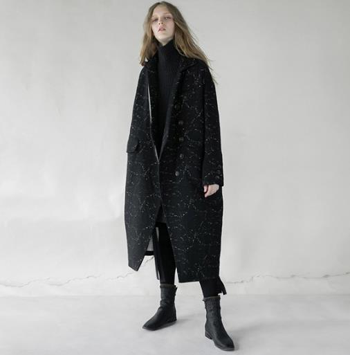 阔腿裤搭配纯色开叉茧型大衣：优雅知性显气质（图）