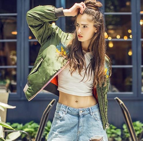 驼色双面呢大衣搭配针织裙:优雅百搭又显瘦(图) 驼色双面呢大衣搭配针织裙:优雅百搭又显瘦(图)