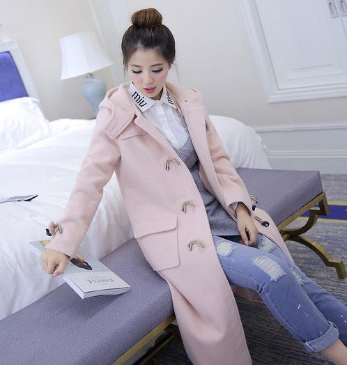 牛角扣过膝呢外套搭配牛仔裤：学院文艺范儿（图）