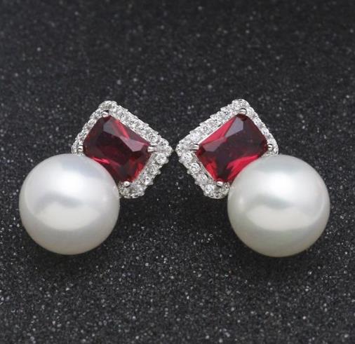 4款让你名媛气质一路飙升的天然淡水珍珠耳钉（图）