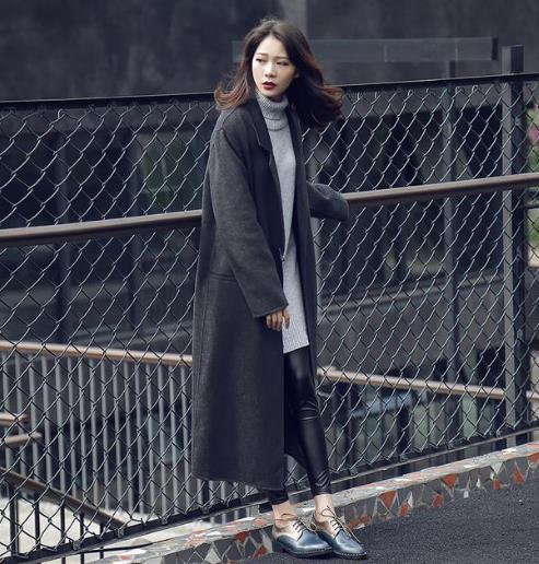 加厚羊毛呢子大衣搭配高领毛衣：显瘦显高且优雅