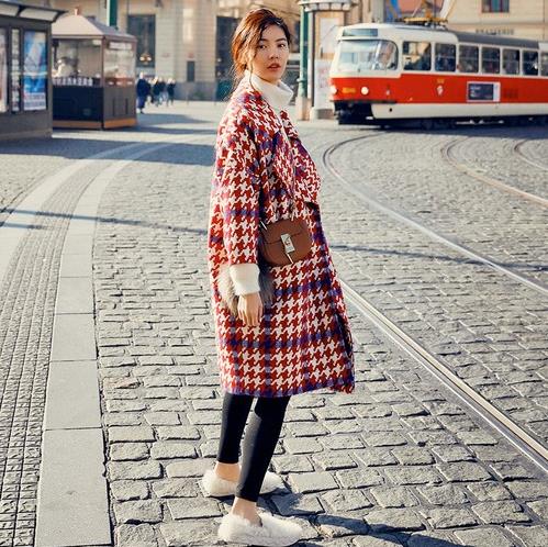 刺绣娃娃领毛呢外套:时尚外套打造减龄显瘦甜美风 刺绣娃娃领毛呢外套:时尚外套打造减龄显瘦甜美风