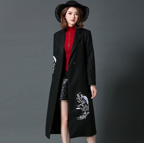 复古时尚小立领刺绣民族风外套搭配:精致优雅(图) 复古时尚小立领刺绣民族风外套搭配:精致优雅(图)