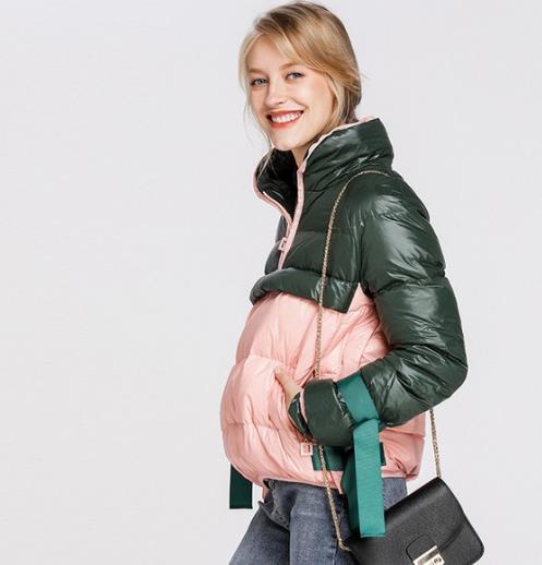 秋冬羽绒服多种搭配:中长款连帽宽松羽绒服(图) 秋冬羽绒服多种搭配:中长款连帽宽松羽绒服(图)