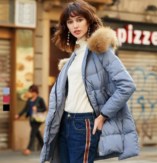 秋冬羽绒服多种搭配:中长款连帽宽松羽绒服(图) 秋冬羽绒服多种搭配:中长款连帽宽松羽绒服(图)