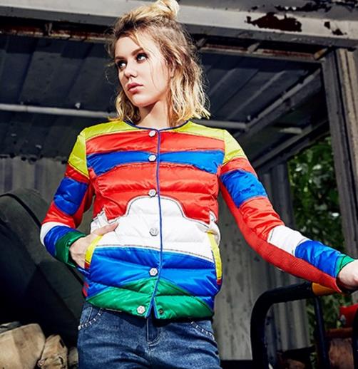 复古工装范毛呢外套搭配哈伦裤:个性十足(图) 复古工装范毛呢外套搭配哈伦裤:个性十足(图)