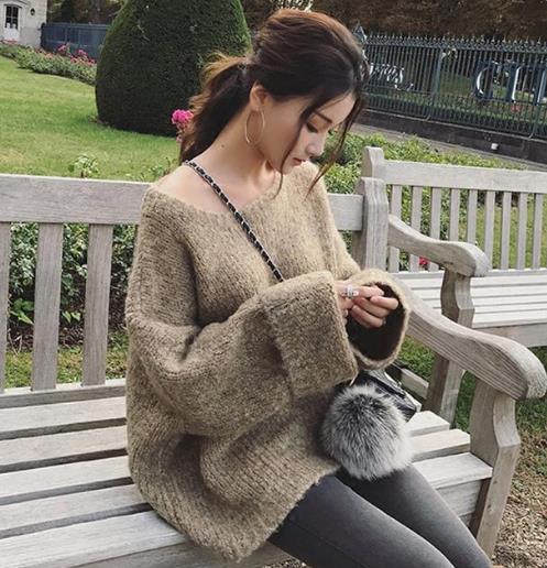 针织裙搭配灯笼袖粗毛线高领毛衣：简约显瘦（图）