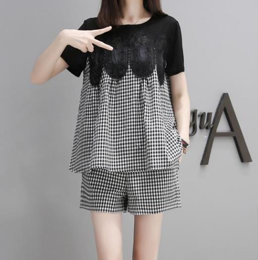 宽松大码套装:轻松逆袭变女神(图) 宽松大码套装:轻松逆袭变女神(图)