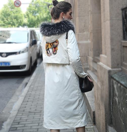 这几款时尚百搭的老花真皮水桶包：彰显时尚潮流