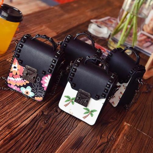 引领时尚潮流的果冻链条迷你小方包：优雅帅气（图）