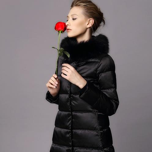 显高显瘦立领修身羽绒服的多种搭配推荐（图）