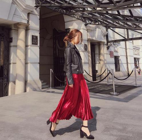 秋冬最流行的内搭不规则高腰半身裙:洋气又显瘦 秋冬最流行的内搭不规则高腰半身裙:洋气又显瘦