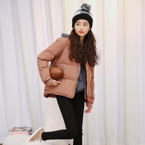 连帽毛呢外套的多种搭配：复古知性学院气质（图）