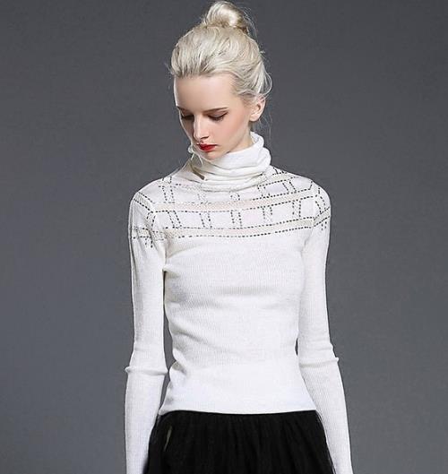 一字领简约套头毛衣搭配针织半身裙：显瘦又性感