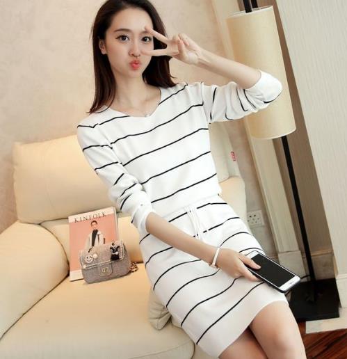 秋冬季高领针织毛衣连衣裙搭配：优雅大气又性感