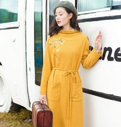 秋冬必备内搭毛呢裙:圆领撞色毛呢裙搭配(图) 秋冬必备内搭毛呢裙:圆领撞色毛呢裙搭配(图)