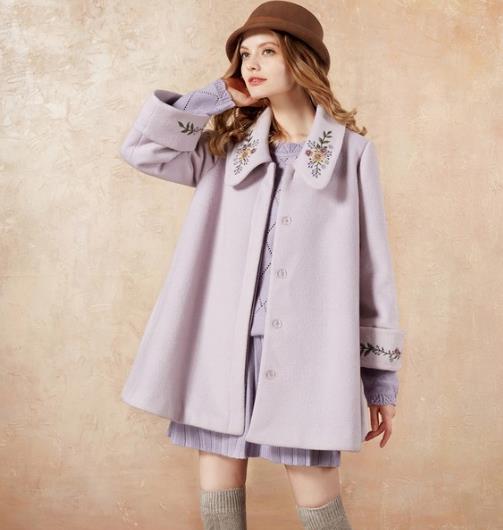 蝙蝠袖收腰外套搭配阔腿裤：时尚洋气又显瘦（图）