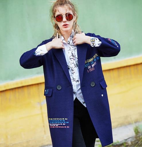 蝙蝠袖收腰外套搭配阔腿裤：时尚洋气又显瘦（图）