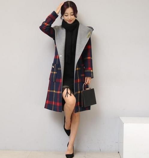 高领针织连衣裙搭配圆领收腰呢外套：显瘦又保暖