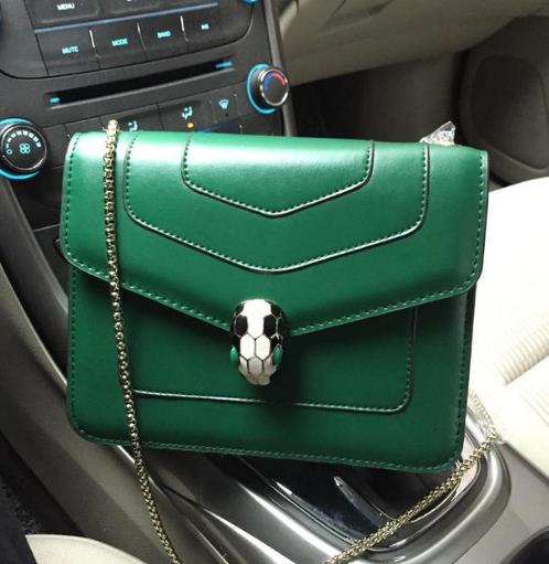 2017秋冬最流行时尚链条女包真皮小方包搭配（图）