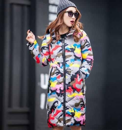 连帽大口袋休闲棉服搭配牛仔裤：时尚显瘦又保暖