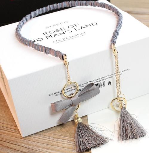 今年流行新款镶钻水钻发箍搭配:凸显优雅气质(图) 今年流行新款镶钻水钻发箍搭配:凸显优雅气质(图)