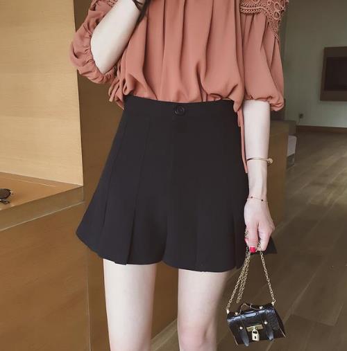 5款鱼尾半身裙这样搭配上衣显高可爱又性感(图) 5款鱼尾半身裙这样搭配上衣显高可爱又性感(图)