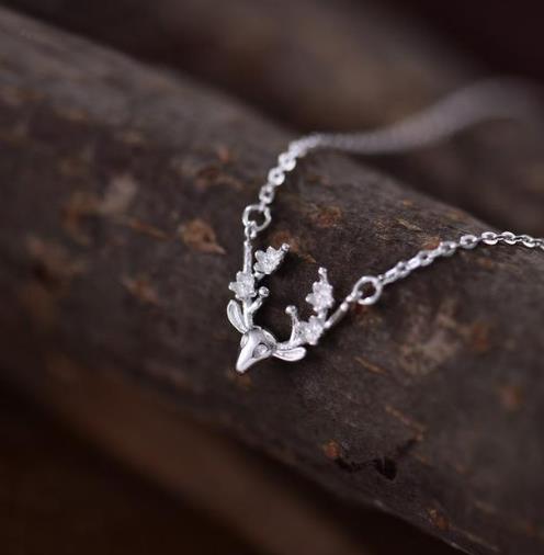 天然珍珠香草耳钉搭配：清新优雅气质耳钉推荐（图）