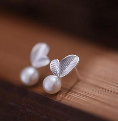 天然珍珠香草耳钉搭配：清新优雅气质耳钉推荐（图）
