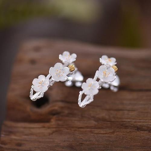 天然珍珠香草耳钉搭配：清新优雅气质耳钉推荐（图）