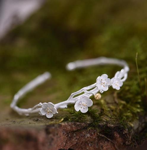 天然珍珠香草耳钉搭配：清新优雅气质耳钉推荐（图）