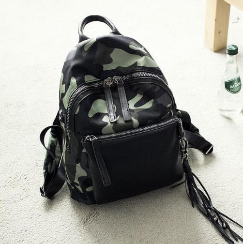 5款百搭迷你牛津布小背包让你随时凸显时髦感（图）