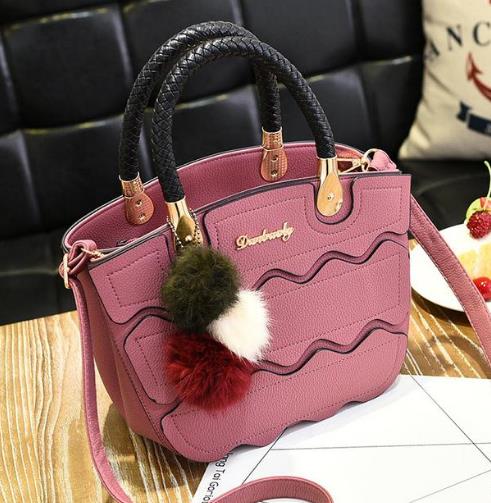 高颜值欧美流苏杀手包搭配：个性时尚杀手包分享