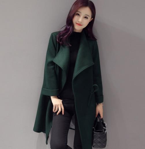 花呢马毛斗篷外套的多种搭配：打造时尚名媛范（图）